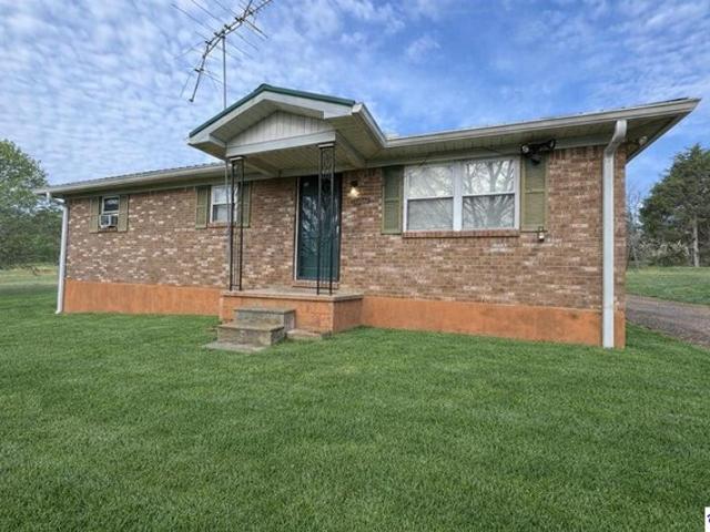 House for sale in Horse Cave, Kentucky
