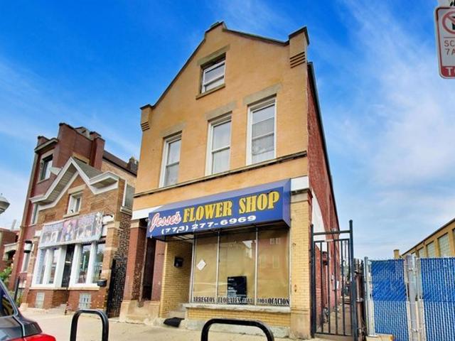 House for sale in Chicago, Cook County