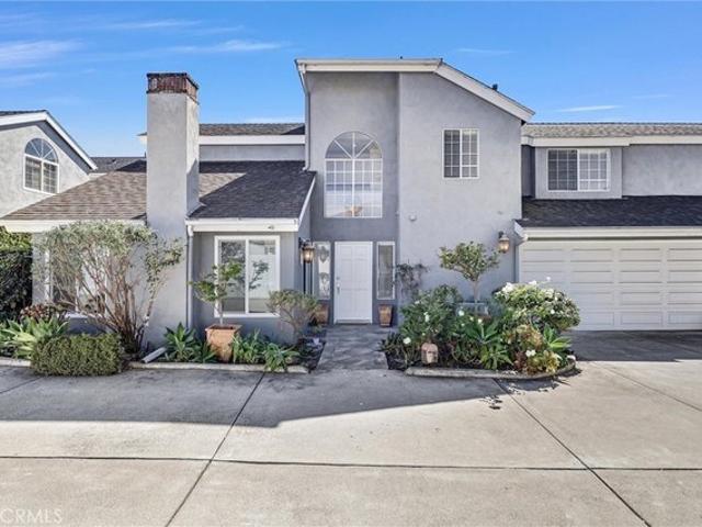 Condo for sale in Costa Mesa, California