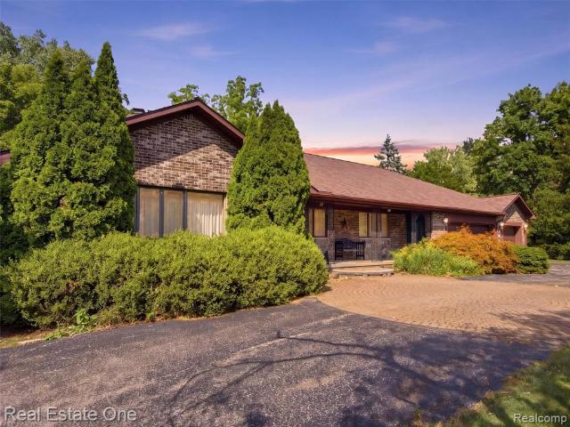 House for sale in Troy, Oakland County