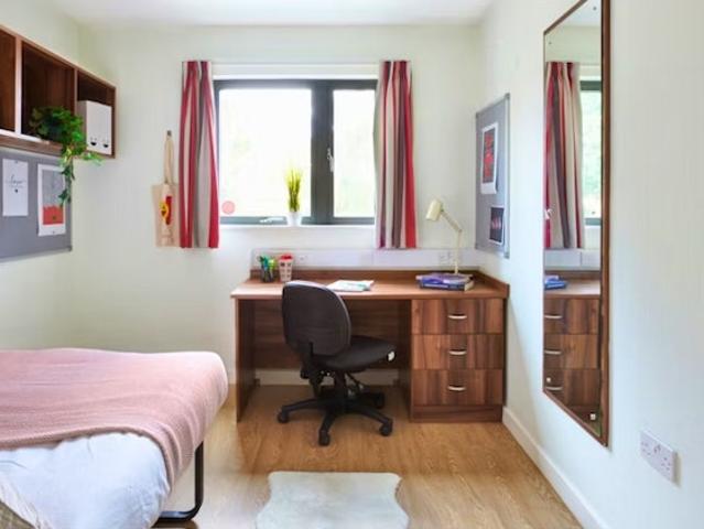 Room for rent in Watergate, Devon