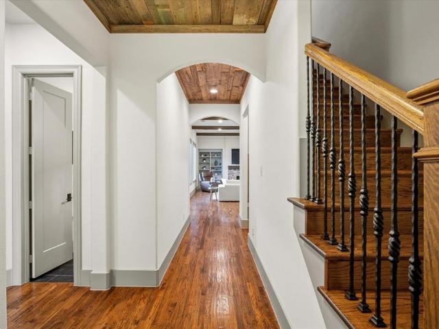 House for sale in Farmers Branch, Texas