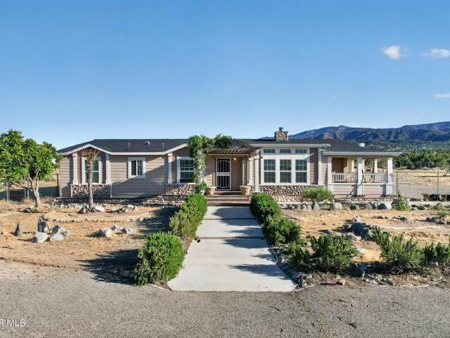 House for sale in Pinon Hills, California