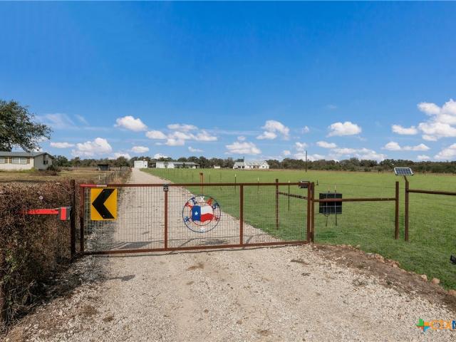 House for sale in Kingsbury, Texas