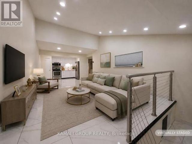 Townhouse for sale in Woburn, Ontario