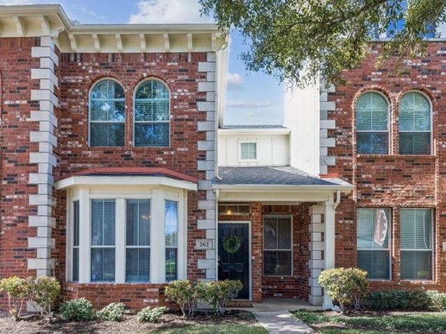 Townhouse for sale in Denton, Texas