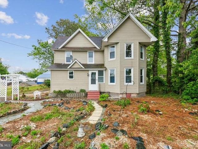 House for sale in Crisfield, Maryland