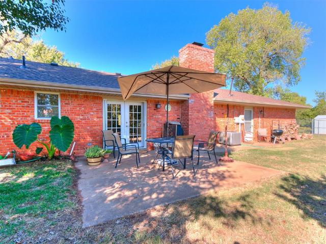 House for sale in Newcastle, McClain County