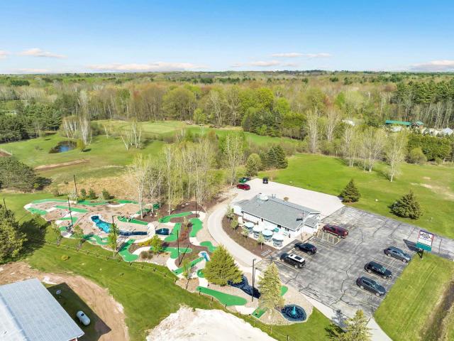 Commercial for sale in Suamico, Wisconsin