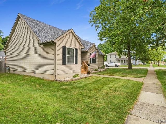 House for sale in Flat Rock, Michigan