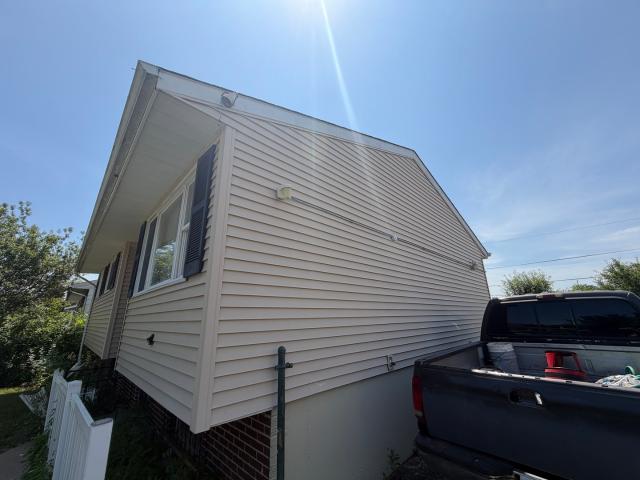 House for sale in Great Lakes, Illinois
