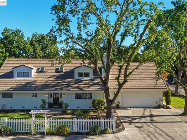 House for sale in Walnut Creek, California