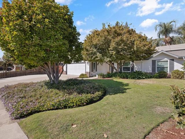 House for sale in Visalia, Tulare County