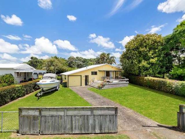 House for sale in Awhitu