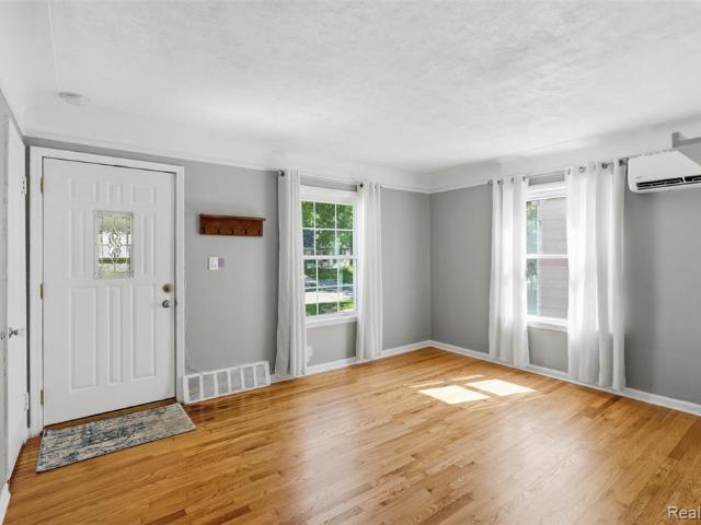 House for sale in Dearborn Heights, Michigan