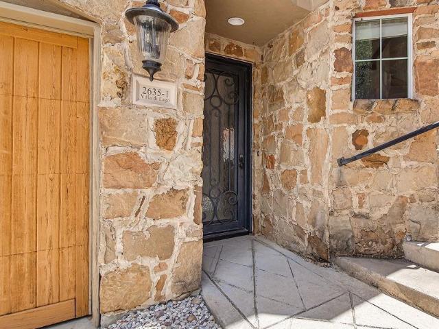 Townhouse for sale in Grand Prairie, Texas