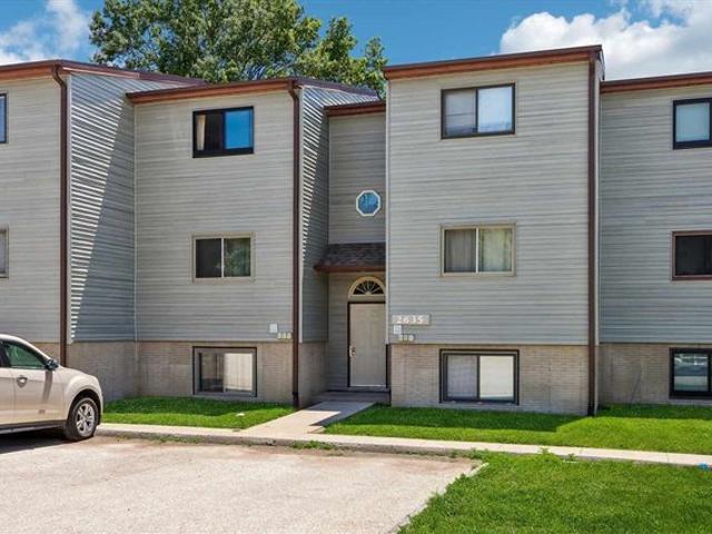 Condo for sale in Iowa City, Iowa