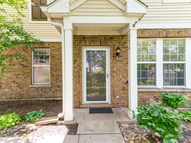 Townhouse for sale in Mchenry, Illinois