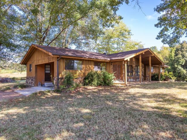 House for sale in Scotts Hill, West Tennessee