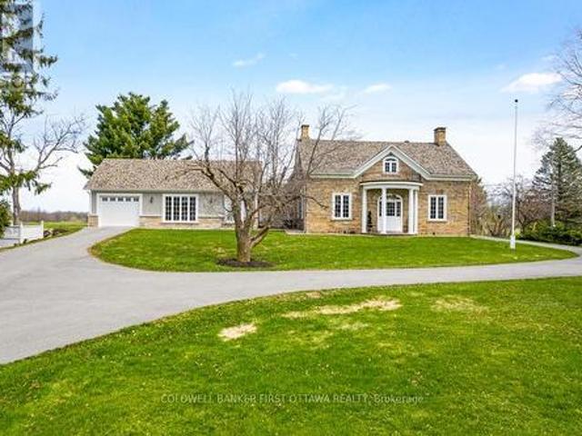 House for sale in Ontario
