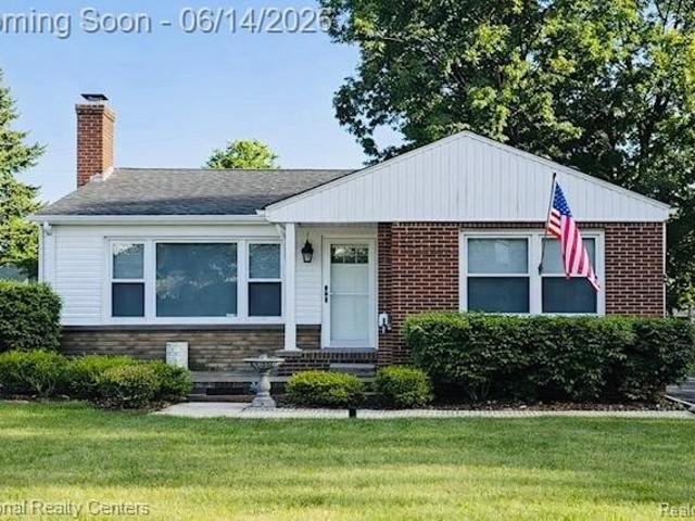 House for sale in Waterford, Michigan