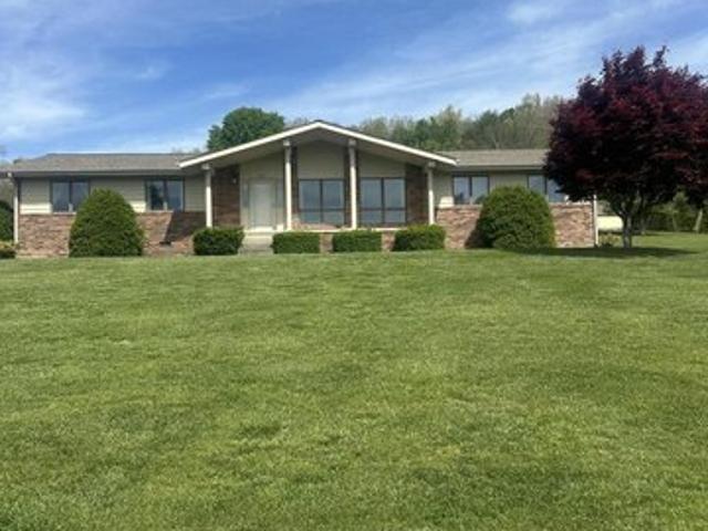House for sale in Pineville, Kentucky