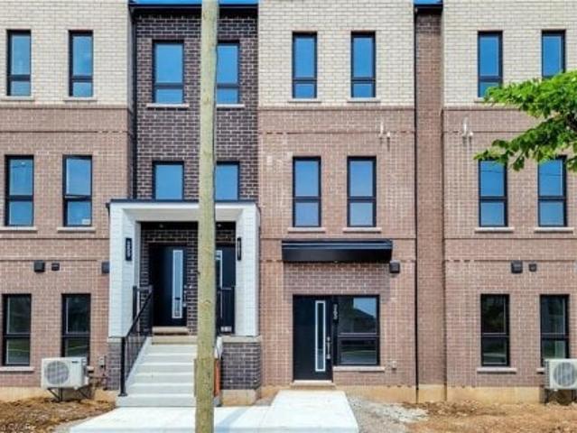 Townhouse for rent in Ancaster, Ontario