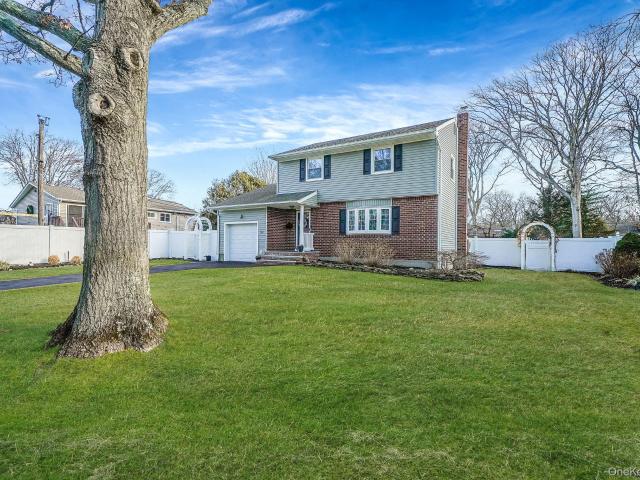 House for sale in Bohemia, New York