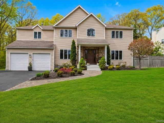 House for sale in Smithtown, New York