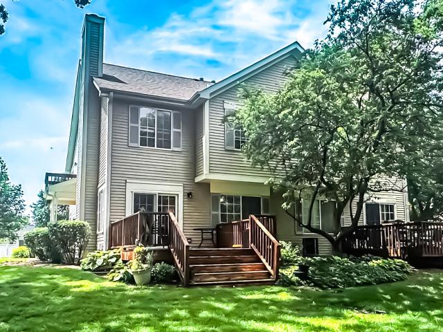 Townhouse for sale in South Elgin, Illinois