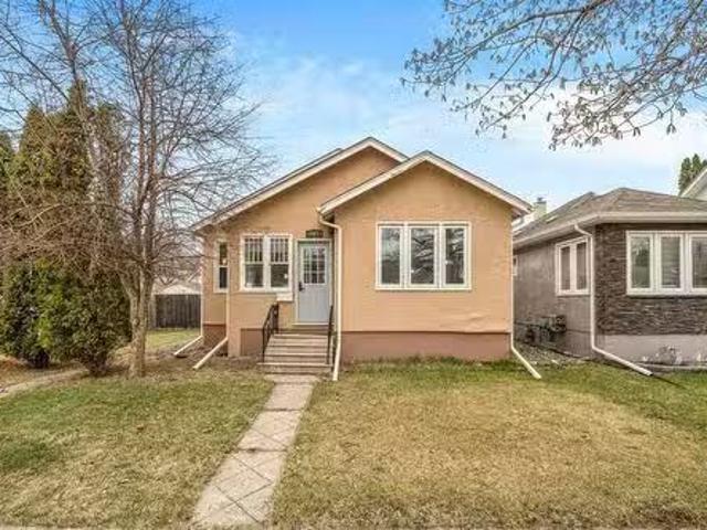 House for sale in East St. Paul, Manitoba