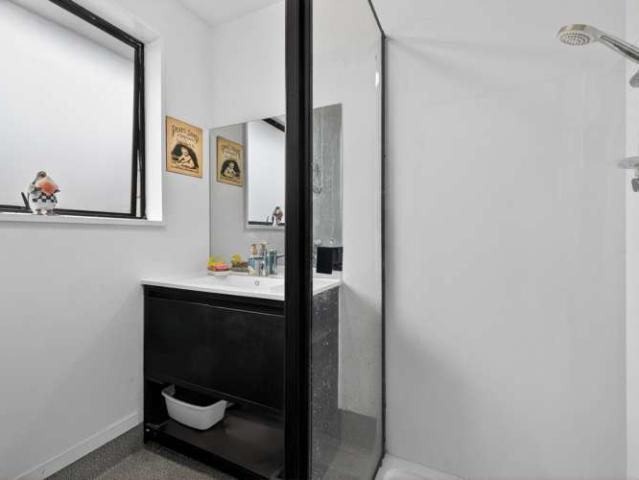 Apartment for sale in Chaslands, Canterbury