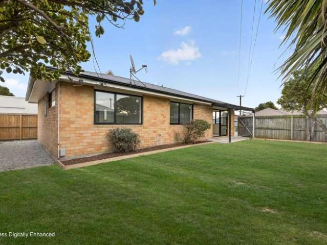 House for sale in Chaslands, Canterbury