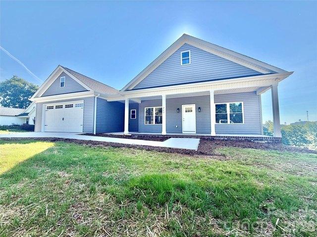 House for sale in Hiddenite, North Carolina