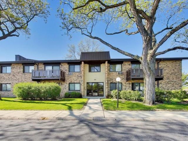 Condo for sale in Arlington Heights, Illinois