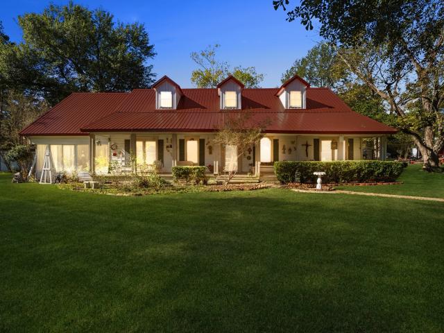 House for sale in Doucette, Texas