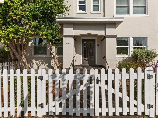 Condo for sale in Elmwood, Berkeley