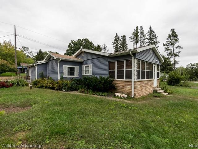 House for sale in Hickory Hill, Wixom