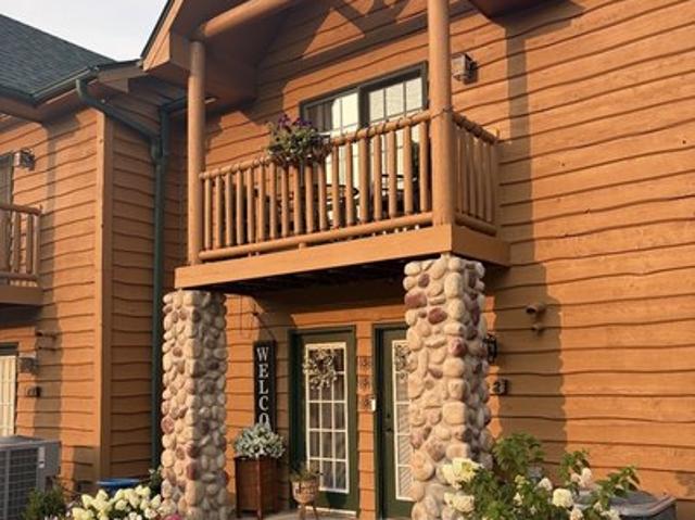 Townhouse for sale in Utica, Illinois