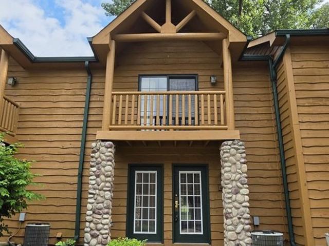 Townhouse for sale in Utica, Illinois
