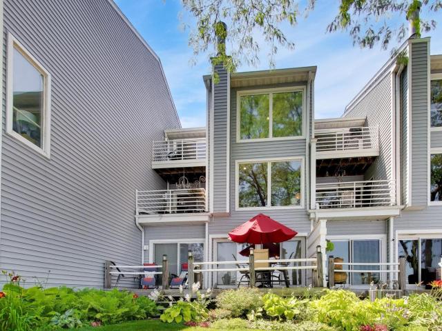 Townhouse for sale in Long Grove, Illinois
