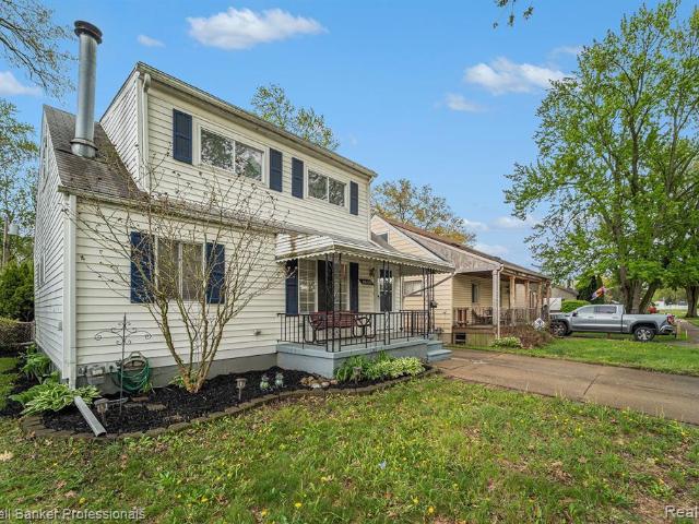 House for sale in Madison Heights