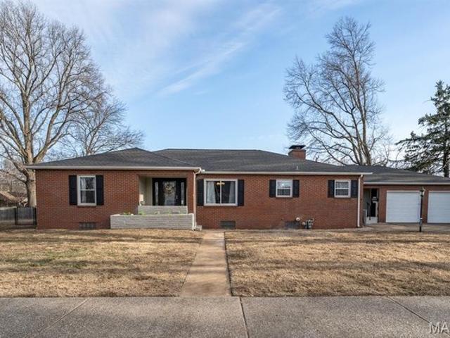 House for sale in East Saint Louis, Illinois