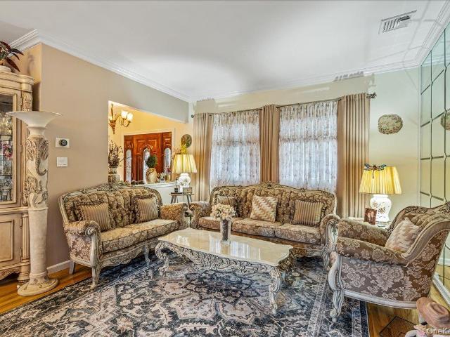 House for sale in Queens, Arverne