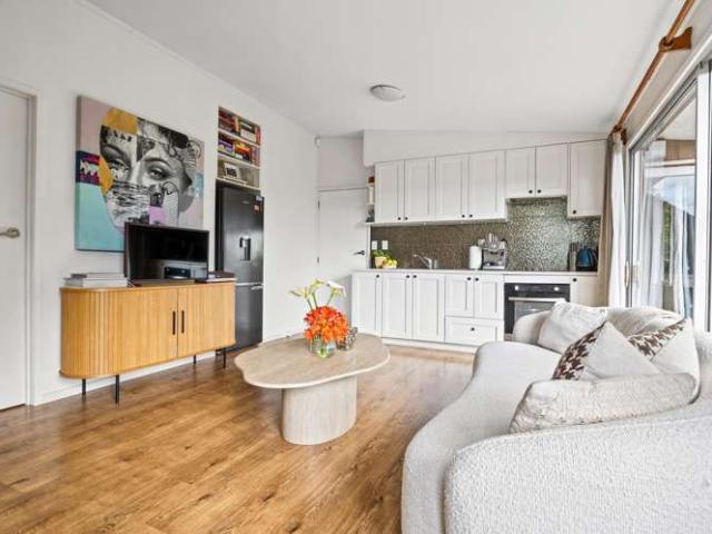 Apartment for sale in Northcote, Kaipātiki