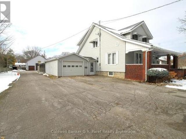 House for sale in Ontario