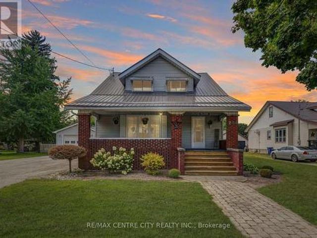 House for sale in Ontario