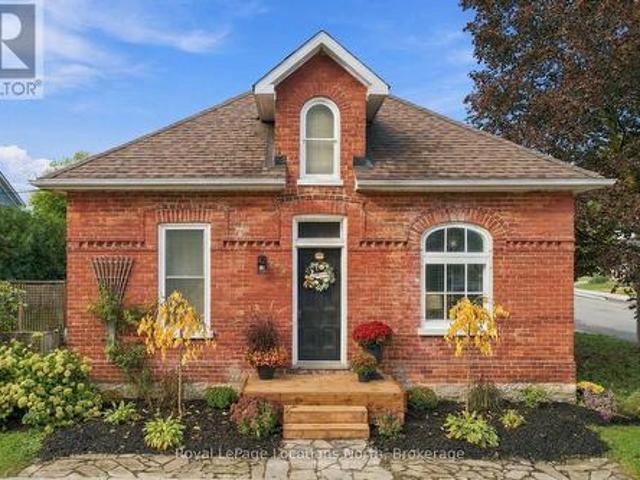 House for sale in Collingwood, Central Ontario
