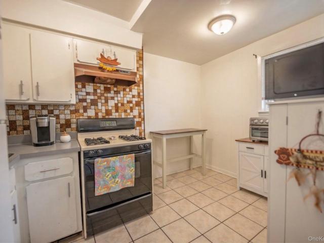 House for sale in The Bronx, Arverne