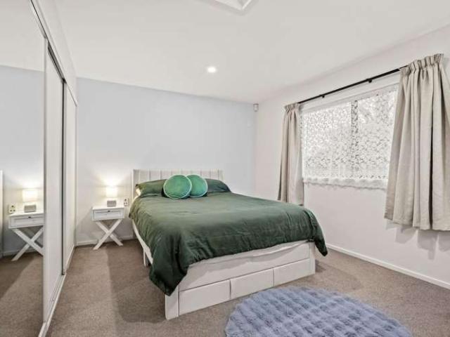House for sale in Chaslands, Canterbury
